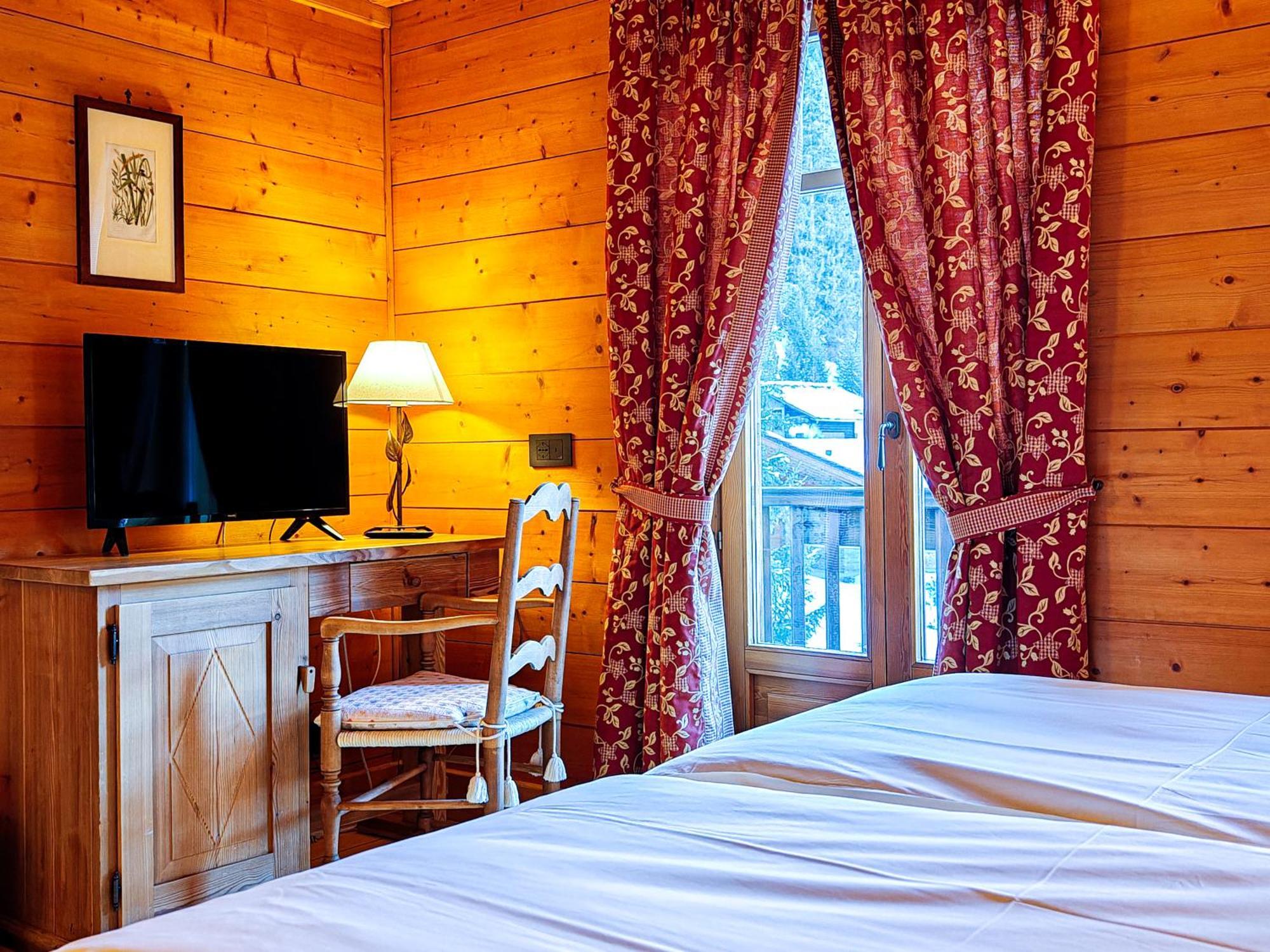 Hotel Breithorn Champoluc Exterior photo