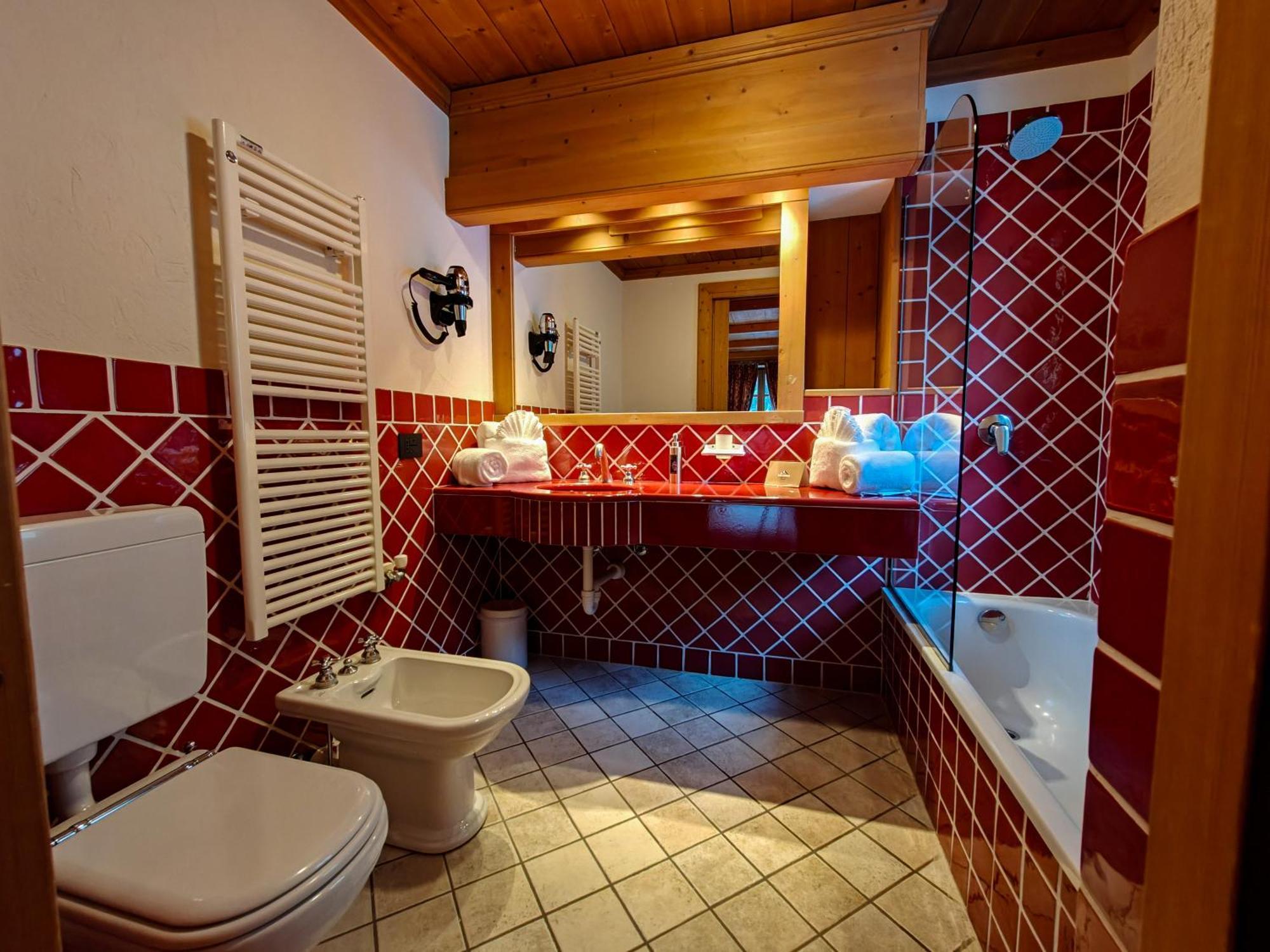 Hotel Breithorn Champoluc Exterior photo