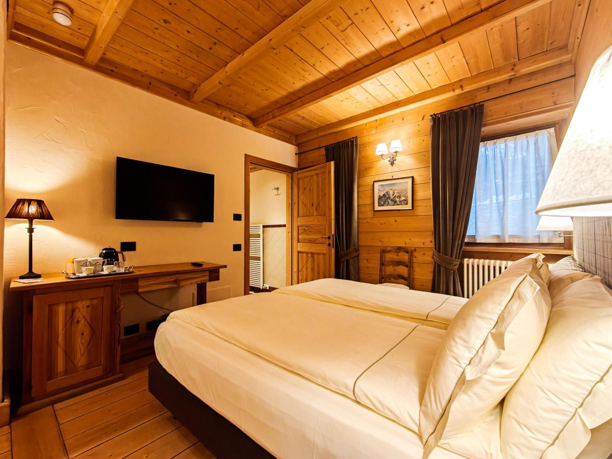 Hotel Breithorn Champoluc Exterior photo
